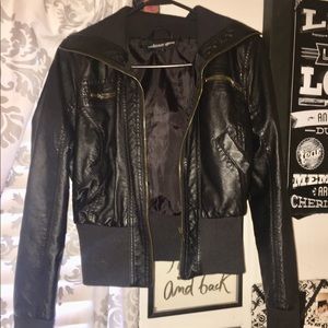 Leather cropped jacket